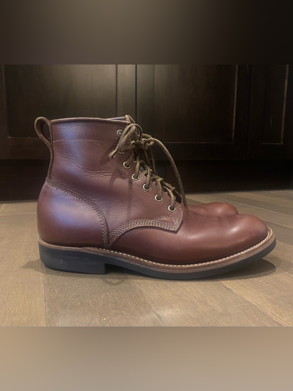Dayton service boot size 7.5 EEE which fits a 9 US EEE